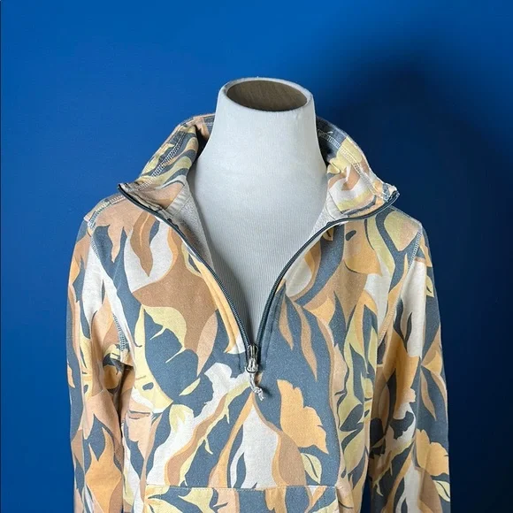 Floral Quarter-Zip Pullover - Picture 3 of 9